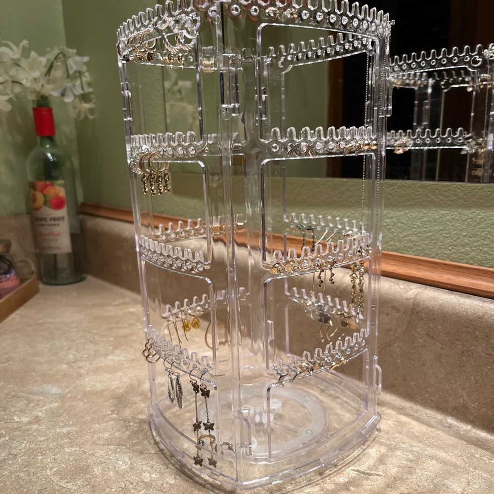 !FINAL DAY! rotating jewelry holder